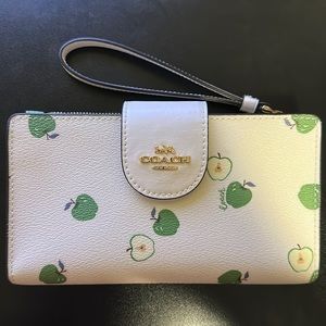 Coach Apple Wallet